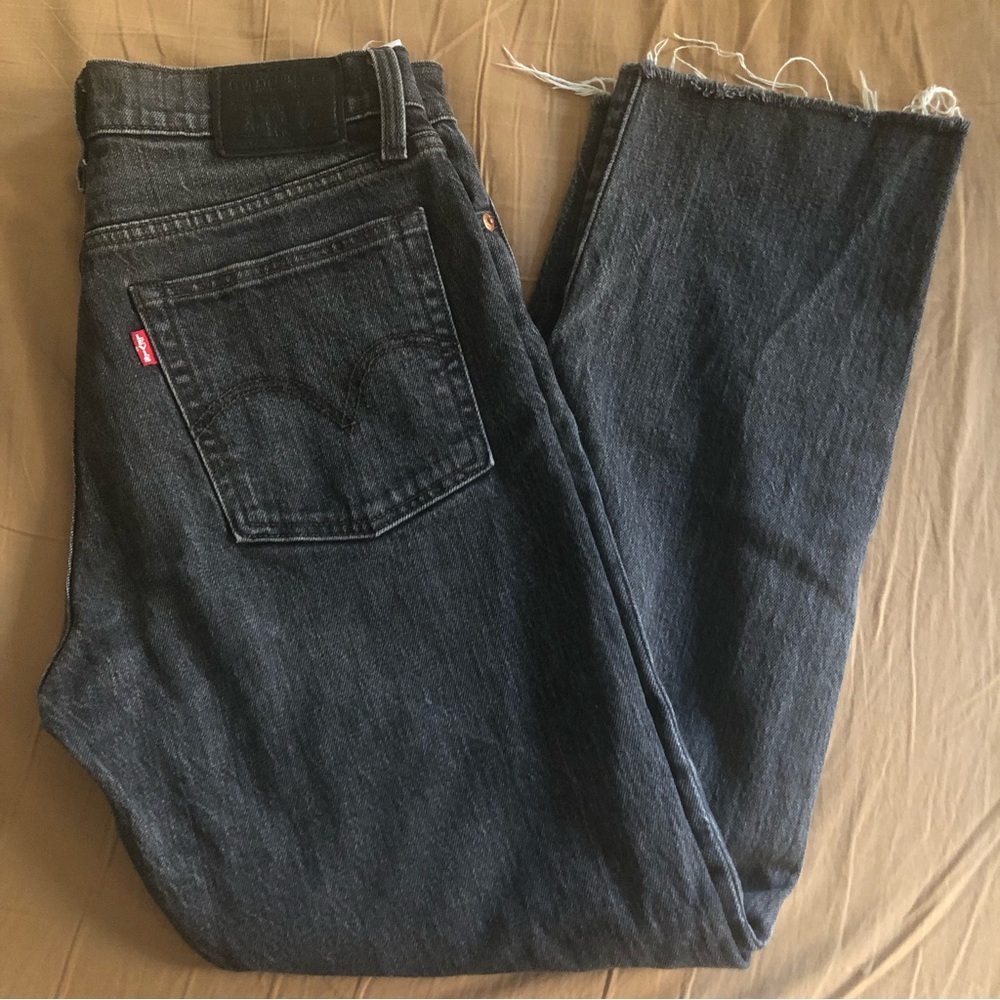 Levi’s wedgie straight size 26 black jeans